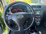 Daihatsu Cuore 1.0 Premium /bj.2008 / lemon / 1e eigenaar / NAP met 153659 km.en APK tot 05/2027 / airco / elektrische ramen / etc