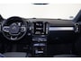 Volvo XC40 T4 Recharge Core Bright - IntelliSafe Assist & Surround - Parkeercamera achter - Verwarmde voorstoelen & stuur - Parkeersensoren voor & achter - Draadloze tel. lader - Extra getint glas - Inklapbare trekhaak - 19' LMV