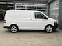 Volkswagen Transporter 2.0 TSI L1H1 Benzine Airco Cruise control Trekhaak 2000kg Trekgewicht Stoelverwarming Stuurwielbediening Telefoonverbinding 2-Persoons Bpm vrij voor particulier gebruik!!