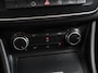 Mercedes-Benz CLA 180 Ambition Climate Control Navigatiesysteem Lichtmetalen velgen Parkeersensoren Panoramadak Led Cruise control
