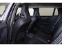 Volvo V60 T6 Recharge AWD Plus Dark - IntelliSafe Assist - Harman/Kardon audio - Adaptieve LED koplampen - Parkeercamera achter - Verwarmde voorstoelen, stuur & achterbank - Parkeersensoren voor & achter - Elektr. bedienb. voorstoelen met geheugen - Extra getint glas - 19' LMV