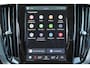 Volvo V60 T6 Recharge AWD Plus Dark - IntelliSafe Assist - Harman/Kardon audio - Adaptieve LED koplampen - Parkeercamera achter - Verwarmde voorstoelen, stuur & achterbank - Parkeersensoren voor & achter - Elektr. bedienb. voorstoelen met geheugen - Extra getint glas - 19' LMV