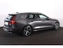Volvo V60 T6 Recharge AWD Plus Dark - IntelliSafe Assist - Harman/Kardon audio - Adaptieve LED koplampen - Parkeercamera achter - Verwarmde voorstoelen, stuur & achterbank - Parkeersensoren voor & achter - Elektr. bedienb. voorstoelen met geheugen - Extra getint glas - 19' LMV