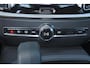 Volvo V60 T6 Recharge AWD Plus Dark - IntelliSafe Assist - Harman/Kardon audio - Adaptieve LED koplampen - Parkeercamera achter - Verwarmde voorstoelen, stuur & achterbank - Parkeersensoren voor & achter - Elektr. bedienb. voorstoelen met geheugen - Extra getint glas - 19' LMV