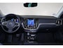 Volvo V60 T6 Recharge AWD Plus Dark - IntelliSafe Assist - Harman/Kardon audio - Adaptieve LED koplampen - Parkeercamera achter - Verwarmde voorstoelen, stuur & achterbank - Parkeersensoren voor & achter - Elektr. bedienb. voorstoelen met geheugen - Extra getint glas - 19' LMV
