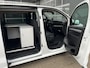 Peugeot Traveller 2.0 BlueHDi Airco Cruise controle Navigatiesysteem 8-Persoons Kantoorinrichting Parkeerhulp achter Apple carplay Euro 6
