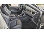 Toyota RAV4 2.5 Bi-Tone | LED | Stoel en stuurverw | Apple/Android | Parksen