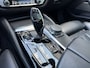 BMW 5-Serie 530e High Executive M Sport Pro Individual kleur Le Mans Blue Head-Up Display Harman-Kardon Stuurwielverwarming Schuif-/Kanteldak 20 Inch Comfortzetels 360 Gr. Camera Vol!