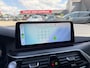 BMW 5-Serie 530e High Executive M Sport Pro Individual kleur Le Mans Blue Head-Up Display Harman-Kardon Stuurwielverwarming Schuif-/Kanteldak 20 Inch Comfortzetels 360 Gr. Camera Vol!