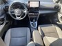 Toyota Yaris Cross 1.5 Hybrid First Edition Stoelverwarming, Parkeersensoren, Smart Key, LMV, LED, Achteruitrijcamera, Navigatie.
