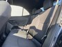 Toyota Yaris Cross 1.5 Hybrid First Edition Stoelverwarming, Parkeersensoren, Smart Key, LMV, LED, Achteruitrijcamera, Navigatie.