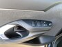 Toyota Yaris Cross 1.5 Hybrid First Edition Stoelverwarming, Parkeersensoren, Smart Key, LMV, LED, Achteruitrijcamera, Navigatie.