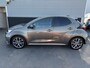 Toyota Yaris 1.5 Hybrid Executive Stoelverwarming, HUD, Smart Key, LED, Navigatie, Parkeersensoren, leder/stof