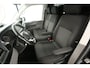 Volkswagen Transporter 2.0 TDI L2H1 150PK | Automaat | Airco | Camera | Cruise | Trekhaak | 3 Zits | Carplay | LED