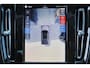 Volvo EC40 Extended Range Plus Black Ed. 82 kWh - Panoramadak - IntelliSafe Assist & Surround - 360º Camera - Verwarmde voorstoelen, stuur & achterbank - Parkeersensoren voor & achter - Elektr. bedienb. bestuurdersstoel met geheugen - Draadloze tel. lader - Warmtepomp - Extra getint glas - 20' LMV