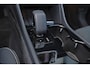 Volvo EC40 Extended Range Plus Black Ed. 82 kWh - Panoramadak - IntelliSafe Assist & Surround - 360º Camera - Verwarmde voorstoelen, stuur & achterbank - Parkeersensoren voor & achter - Elektr. bedienb. bestuurdersstoel met geheugen - Draadloze tel. lader - Warmtepomp - Extra getint glas - 20' LMV