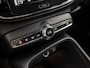 Volvo XC40 1.5 T4 Recharge Inscription 211Pk Automaat (APPLE CARPLAY, GROOT NAVI, MEMORY SEATS, LEDER, SPORTSTOELEN, KEYLESS, STOELVERWARMING, CAMERA, ELEK ACHTERKLEP, NIEUWSTAAT)