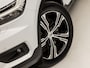 Volvo XC40 1.5 T4 Recharge Inscription 211Pk Automaat (APPLE CARPLAY, GROOT NAVI, MEMORY SEATS, LEDER, SPORTSTOELEN, KEYLESS, STOELVERWARMING, CAMERA, ELEK ACHTERKLEP, NIEUWSTAAT)