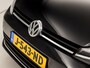 Volkswagen Golf 1.4 TSI Highline Sport 150Pk Automaat (NAVIGATIE, CLIMATE, STOELVERWARMING, XENON, GETINT GLAS, SPORTSTOELEN, PARKEERSENSOREN, LM VELGEN, TREKHAAK, NIEUWSTAAT)