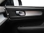 Volvo XC40 2.0 T4 Momentum / Adaptive Cruise / BLIS / Parkeercamera / Parkeersensoren V+A / All-Seasonbanden /