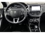 Peugeot 2008 1.2 PureTech Blue Lion Automaat | Panoramadak | Trekhaak | Apple carplay | Cruise control