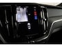Volvo XC60 2.0 T6 Plug-in hybrid AWD Ultra Black Edition Trekhaak, ACC, Massage, Harman/Kardon, Dodehoek detectie, Rondomzicht Camera, Stoelventilatie/verwarming, Apple CarPlay/Android Auto