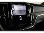 Volvo XC60 2.0 T6 Plug-in hybrid AWD Ultra Black Edition Trekhaak, ACC, Massage, Harman/Kardon, Dodehoek detectie, Rondomzicht Camera, Stoelventilatie/verwarming, Apple CarPlay/Android Auto