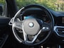 BMW 3-Serie Touring 318i Business Edition | Black Optic | Apple Carplay | Sfeerverlichting | Parkeersensoren | NL-Auto |