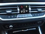 BMW 3-Serie Touring 318i Business Edition | Black Optic | Apple Carplay | Sfeerverlichting | Parkeersensoren | NL-Auto |