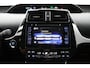 Toyota Prius 1.8 Business Plus | Trekhaak | Head Up Display | Dodehoek Detectie | Navigatie | Stoelverwarming | DAB | Keyless Entry |