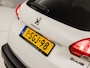 Peugeot 2008 1.6 VTi Féline Sports (PANORAMADAK, NAVIGATIE, CLIMATE, LEDER/ALCANTARA, GETINT GLAS, SPORTSTOELEN, LM VELGEN, CRUISE, PARKEERSENSOREN, NIEUWSTAAT)