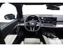 BMW 5-Serie 530e M-sport - Trekhaak - Harman Kardon - Driving Assistant Plus - Parking Assistant - 19 inch - Stuurwielverwarming - Stoelverwarming