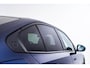 BMW 5-Serie 530e M-sport - Trekhaak - Harman Kardon - Driving Assistant Plus - Parking Assistant - 19 inch - Stuurwielverwarming - Stoelverwarming