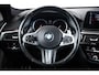 BMW 5-Serie Touring 530i High Executive M-sport - Panoramadak - Comfortstoelen - 20 inch - Active Steering - Comfort Access - Parking Assistant Plus - Driving Assistant Plus - Head-Up - Harman Kardon