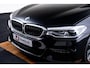 BMW 5-Serie Touring 530i High Executive M-sport - Panoramadak - Comfortstoelen - 20 inch - Active Steering - Comfort Access - Parking Assistant Plus - Driving Assistant Plus - Head-Up - Harman Kardon