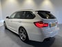 BMW 3-Serie Touring 320i Edition M Sport Shadow Executive | Navigatie | LM Velgen 18" | Voorstoelen/Stuur Verwarmd | Elektrisch Glazen Panoramadak | Achteruitrijcamera | Cruise Control | Airco |