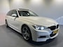 BMW 3-Serie Touring 320i Edition M Sport Shadow Executive | Navigatie | LM Velgen 18" | Voorstoelen/Stuur Verwarmd | Elektrisch Glazen Panoramadak | Achteruitrijcamera | Cruise Control | Airco |