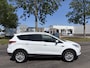 Ford Kuga 1.5i Titanium 6-Bak 120 PK. Prachtige en goed onderhouden auto van de eerste eigenaar !!! Alle keuringen toegestaan !! Absoluut een TOPPER !