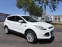Ford Kuga 1.5i Titanium 6-Bak 120 PK. Prachtige en goed onderhouden auto van de eerste eigenaar !!! Alle keuringen toegestaan !! Absoluut een TOPPER !