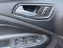 Ford Kuga 1.5i Titanium 6-Bak 120 PK. Prachtige en goed onderhouden auto van de eerste eigenaar !!! Alle keuringen toegestaan !! Absoluut een TOPPER !
