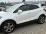 Opel Mokka 1.4 T Cosmo 140PK! Wit metallic l Navi l Leer l Airco l Stoel&stuurverwarming l CRUISE l LMV TOPSTAAT l TOP ONDERHOUDEN