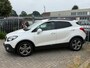 Opel Mokka 1.4 T Cosmo 140PK! Wit metallic l Navi l Leer l Airco l Stoel&stuurverwarming l CRUISE l LMV TOPSTAAT l TOP ONDERHOUDEN
