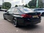 BMW 5-Serie M550i xDrive High Executive HEAD-UP DISPLAY | NIEUWE MOTOR T.W.V €26000 | HARMAN/KARDON | DODEHOEK DETECTIE | CAMERA | LEDER | ELEKT STOELEN | KEYLESS ENTRY/GO | NAVIGATIE | LASER KOPLAMPEN | STUUR/STOEL VERWARMING