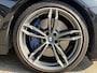 BMW 5-Serie M550i xDrive High Executive HEAD-UP DISPLAY | NIEUWE MOTOR T.W.V €26000 | HARMAN/KARDON | DODEHOEK DETECTIE | CAMERA | LEDER | ELEKT STOELEN | KEYLESS ENTRY/GO | NAVIGATIE | LASER KOPLAMPEN | STOEL VERWARMING |