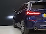 BMW 1-Serie 118i M Sport [SCHUIFKANTELDAK, APPLE CARPLAY, ANDROID, ADAPTIVE CRUISE, STOELVERWARMING, SFEERVERLICHTING, CAMERA, PDC V+A, NAVIGATIE, BLUETOOTH, NIEUWSTAAT]