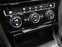 Volkswagen Golf 1.5 TSI Highline [SCHUIFKANTELDAK, APPLE CARPLAY, ANDROID, CAMERA, PDC V+A, ADAPTIVE CRUISE, TREKHAAK, DIGITAL DASH, LED, BLUETOOTH, NAVIGATIE, NIEUWSTAAT]