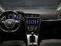 Volkswagen Golf 1.5 TSI Highline [SCHUIFKANTELDAK, APPLE CARPLAY, ANDROID, CAMERA, PDC V+A, ADAPTIVE CRUISE, TREKHAAK, DIGITAL DASH, LED, BLUETOOTH, NAVIGATIE, NIEUWSTAAT]