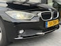 BMW 3-Serie 320i Upgrade Edition Leer | Clima | Cruise | Nwe oh beurt