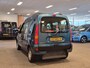Renault Kangoo Rolstoelauto Automaat - Rolstoel voorin Handbedrijfsrem (HBR) + Segmentgas (SG)