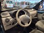 Renault Kangoo Rolstoelauto Automaat - Rolstoel voorin Handbedrijfsrem (HBR) + Segmentgas (SG)